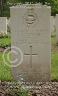 Headstone on grave for Denis James Critchley, 1684278 RAFVR, 462 Squadron.