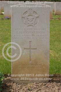 Headstone on grave of Ernest Hartley Richardson, 427259 RAAF, 462 Squadron.