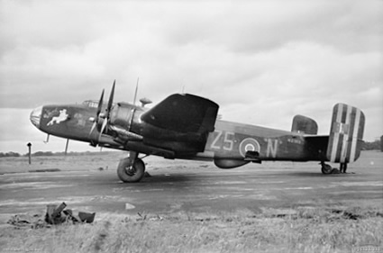 Halifax MZ-913 Z5-N (Jane), 462 Squadron, 100 Group, Foulsham 1945 (AWM)